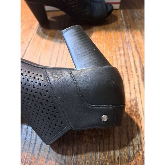 9M Giani Bernini Black Cut Out Perforated Open Toe Chunky Heel Shoes - Picture 8 of 9